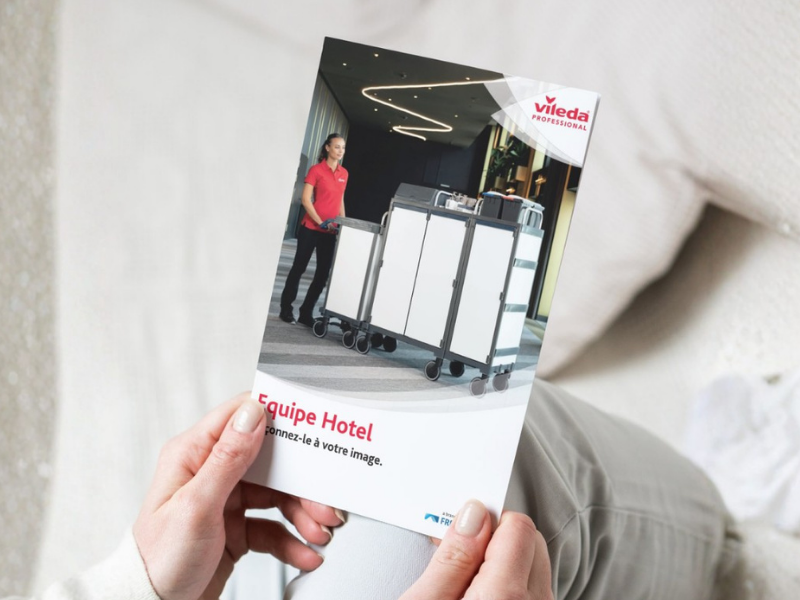 FR_Equipe Hotel_Brochure_Mockup