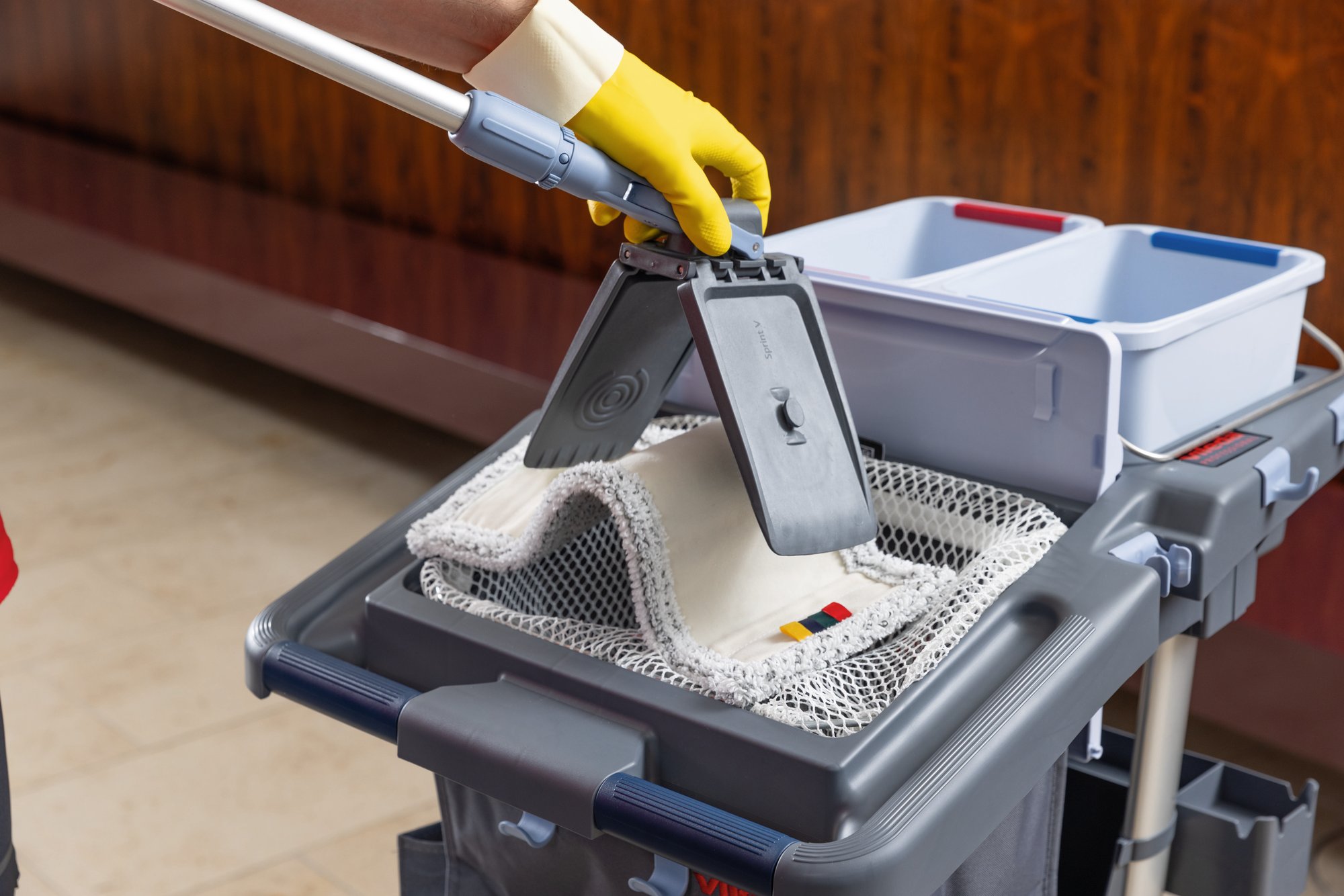 Sprint_Frame_GBC_Voleo_Universal_Mop in bag_in_use