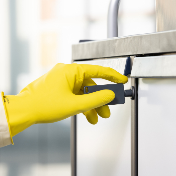 12_Equipe_Picture_Locking-Trolley_580x580 12_Equipe_Picture_Locking-Trolley_580x580